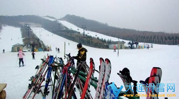 大连欢乐雪世界滑雪场